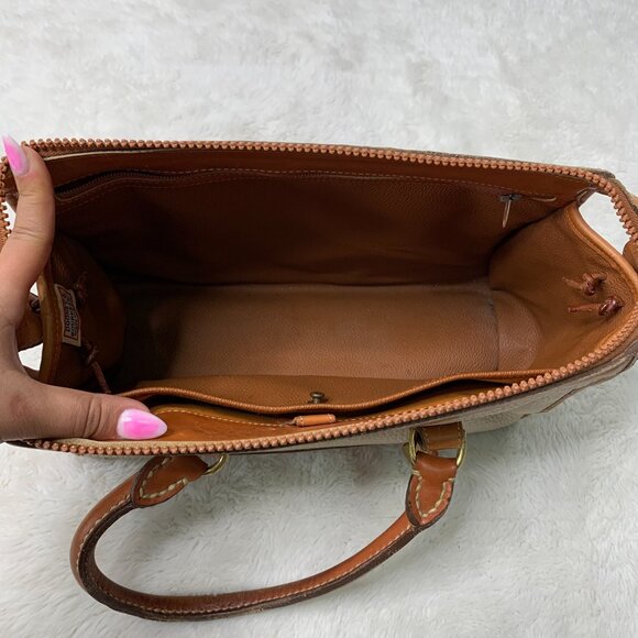 Dooney & Burke Women's Vintage Cream Leather Handbag - Picture 13 of 15